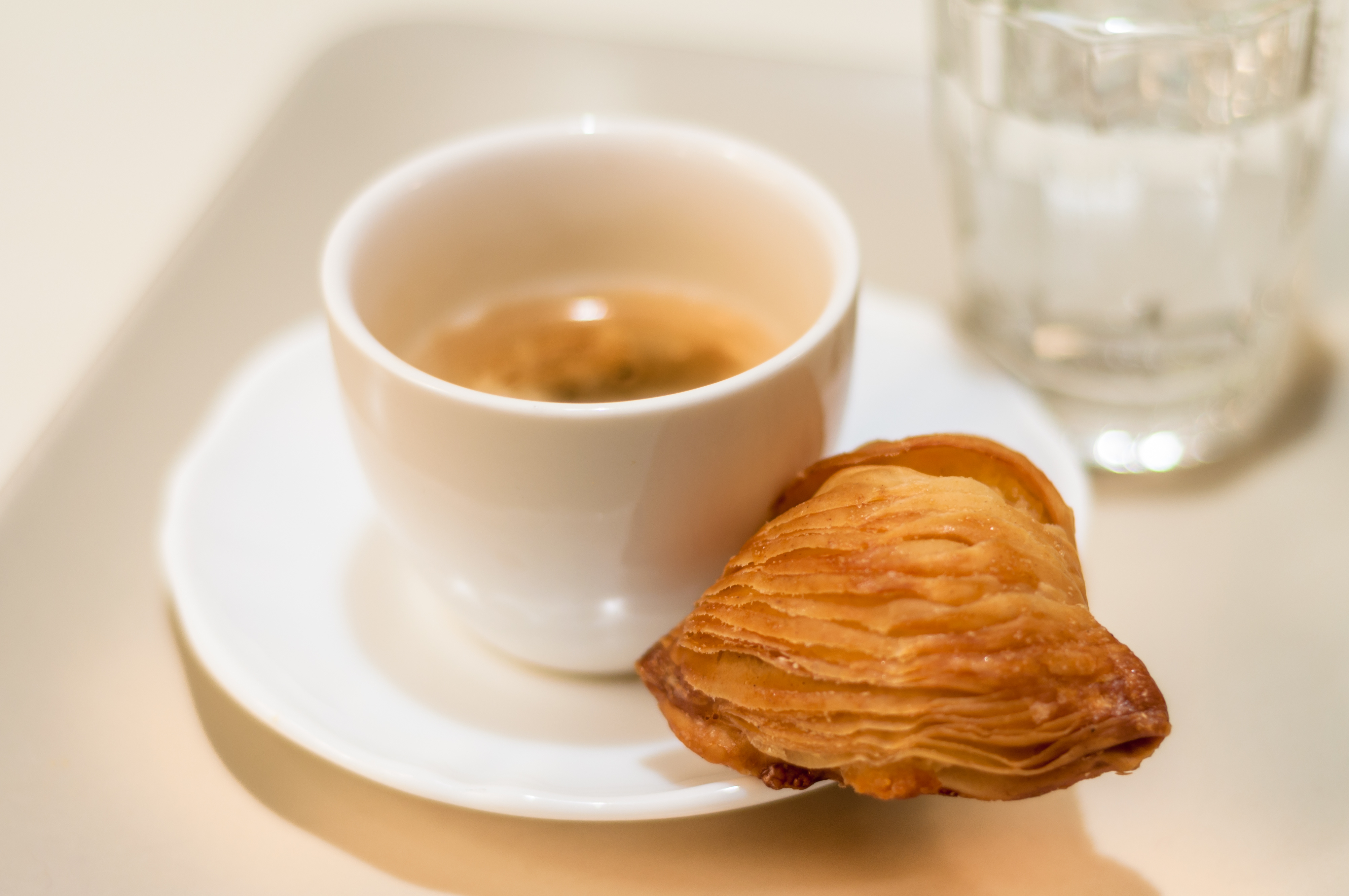Caffè acqua sfogliatella