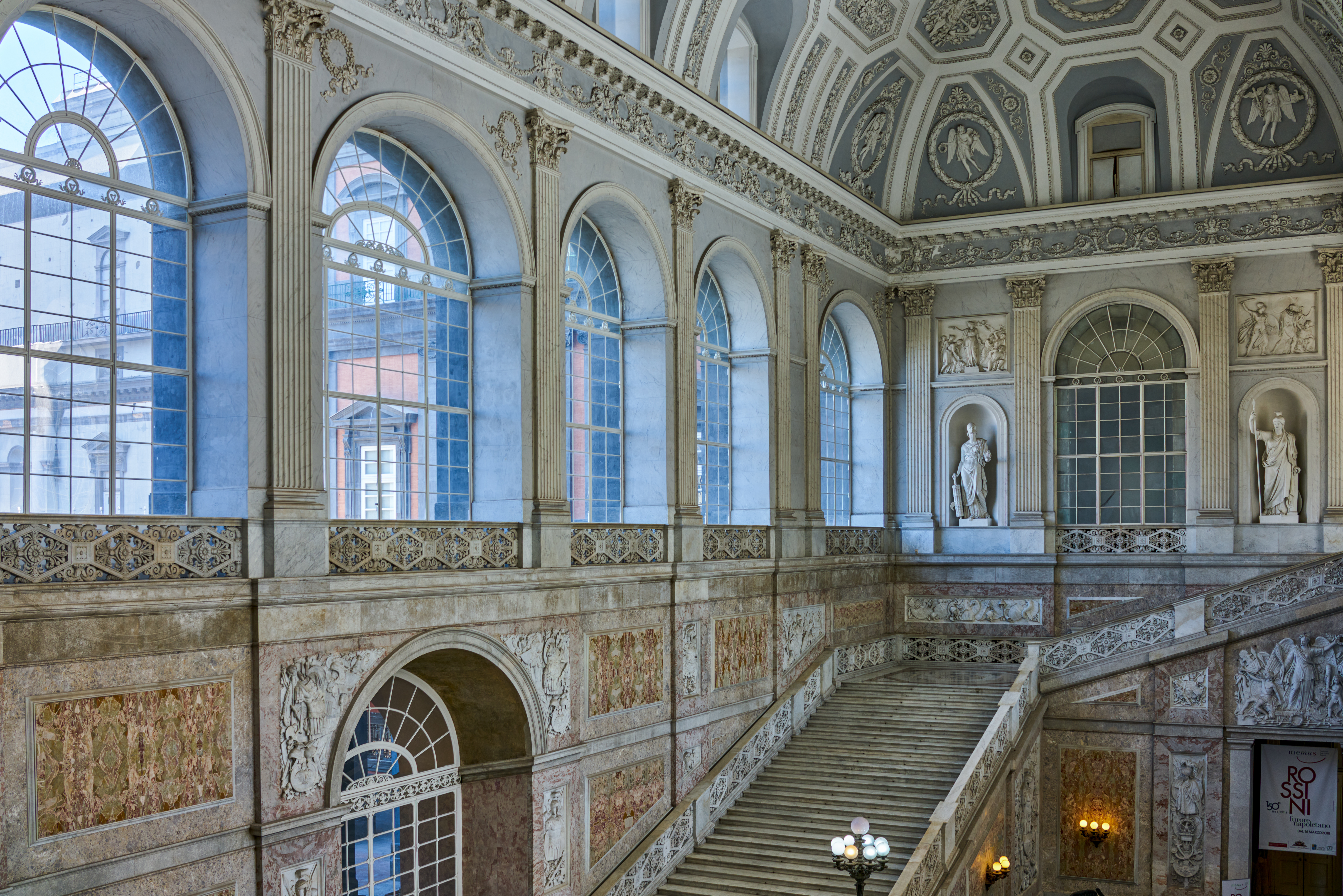 Palazzo Reale di Napoli_Scalone